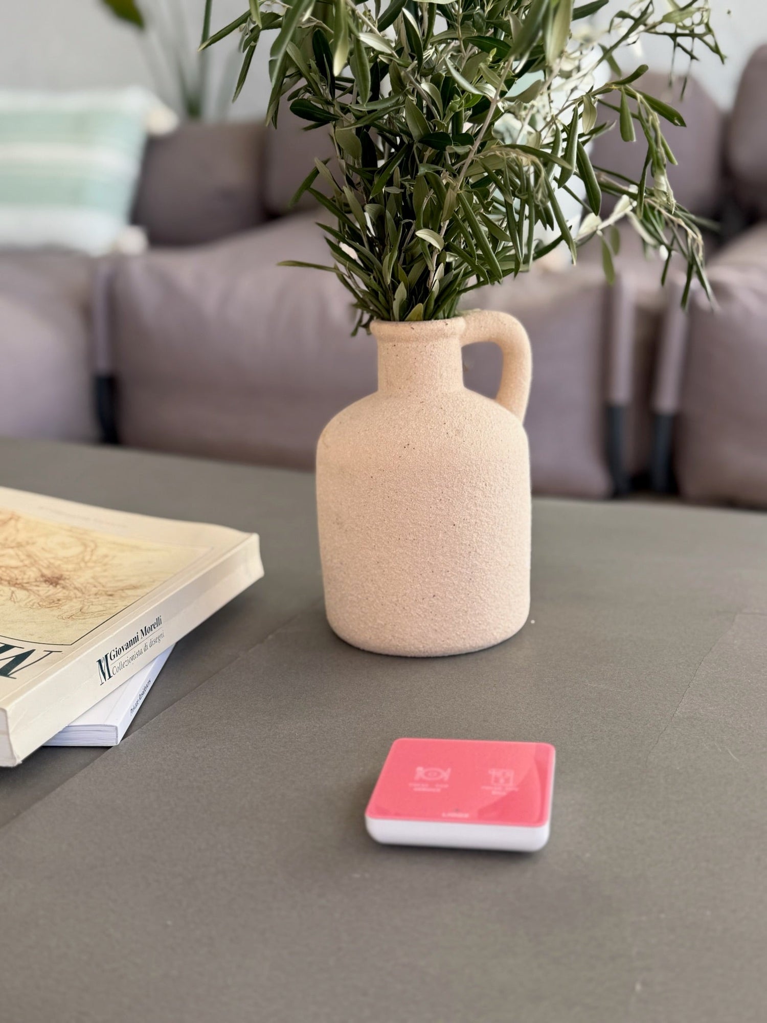 Se vår nye kolleksjon av alle vores single serviceknapper & klokker